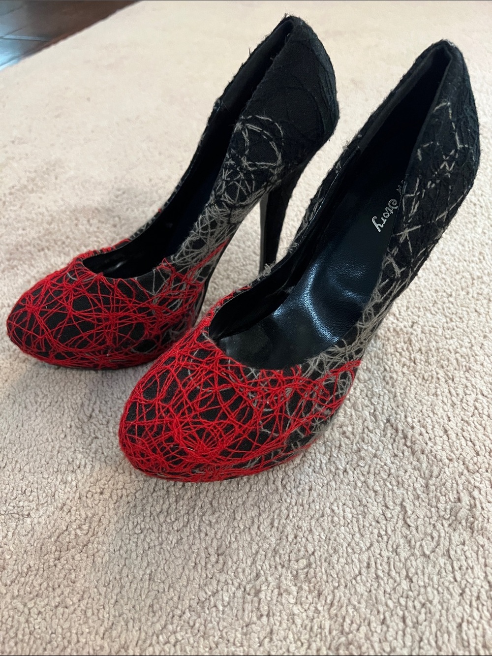 Women’s Red and Black Stitched-Thread High Heel Pumps